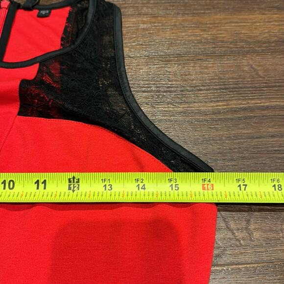Guess NWOT  Red with black Lace fitted top. - Picture 4 of 5